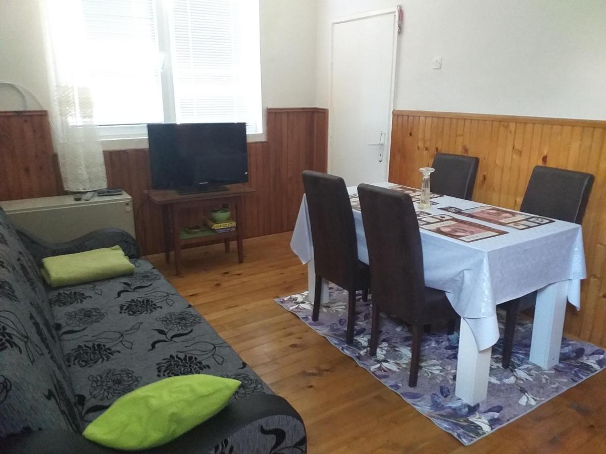 Vikendica Iva Villa Perucac Eksteriør billede