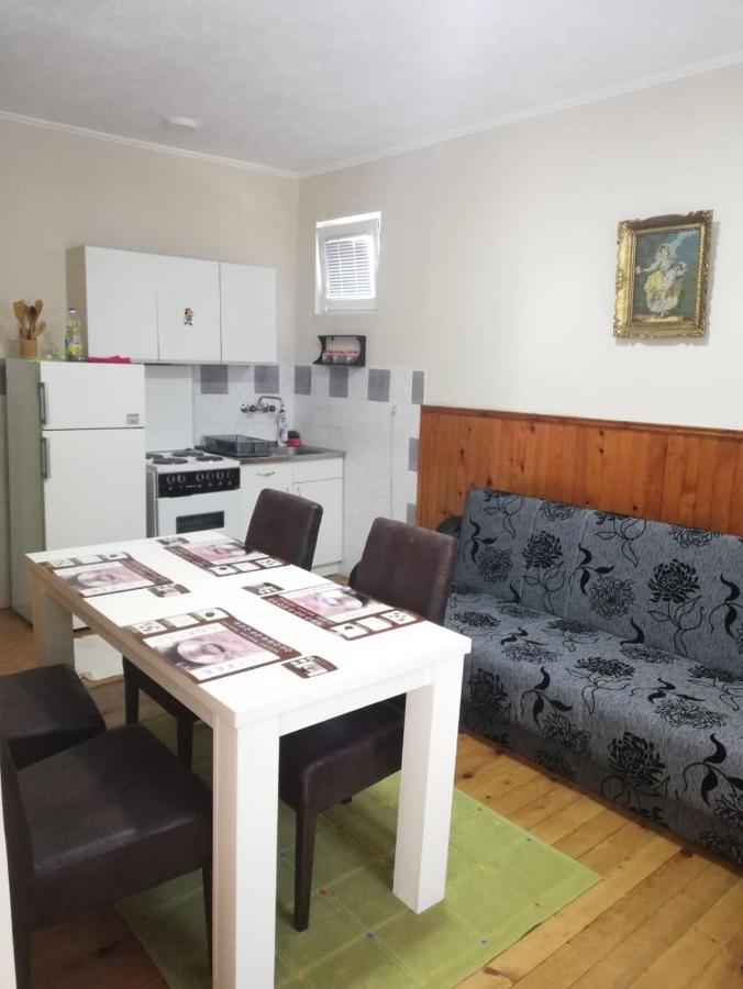 Vikendica Iva Villa Perucac Eksteriør billede